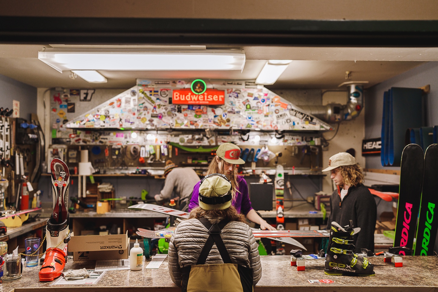 A ski and snowboard tune shop