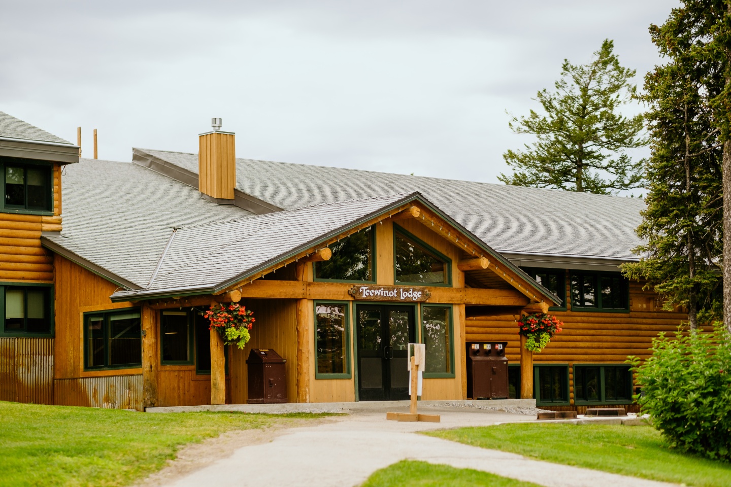 The exterior of the Teewinot Lodge